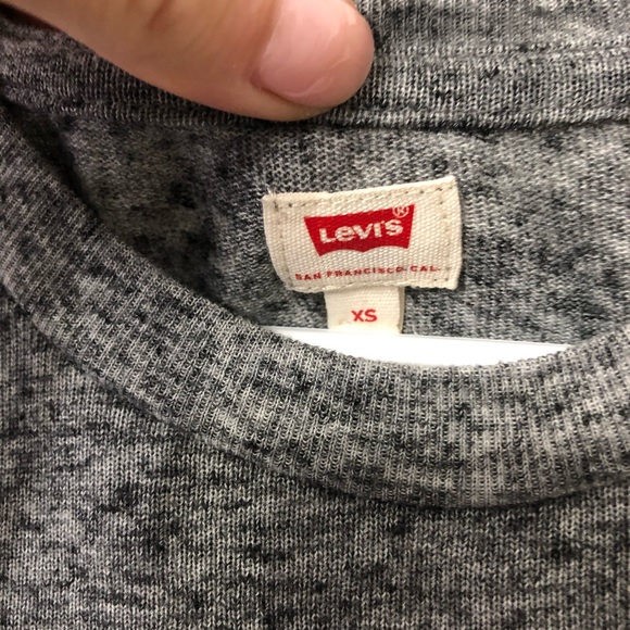 Levi’s grey tshirt - Picture 4 of 5